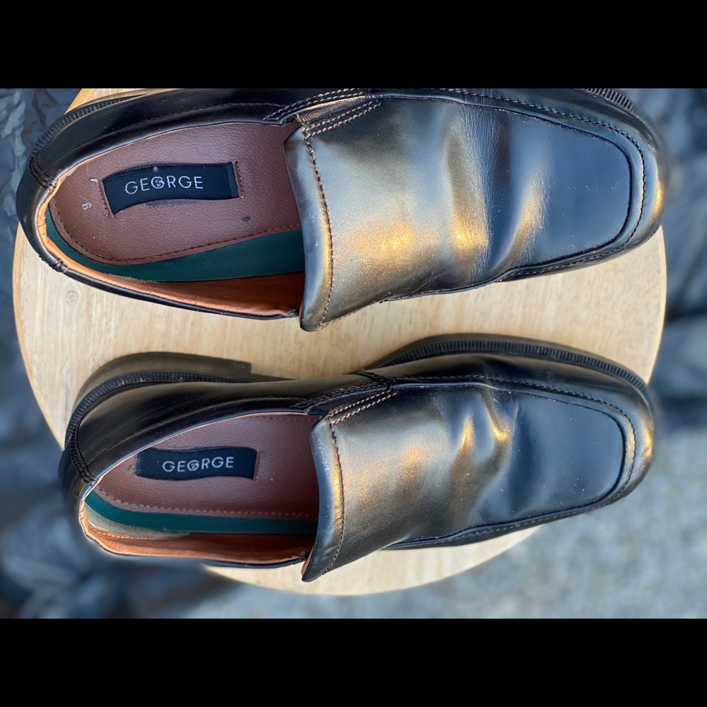 Dress shoes